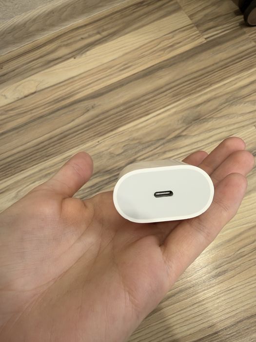 Адаптер оригинальнй айфон 20W USB-C / Type C 20 Вт