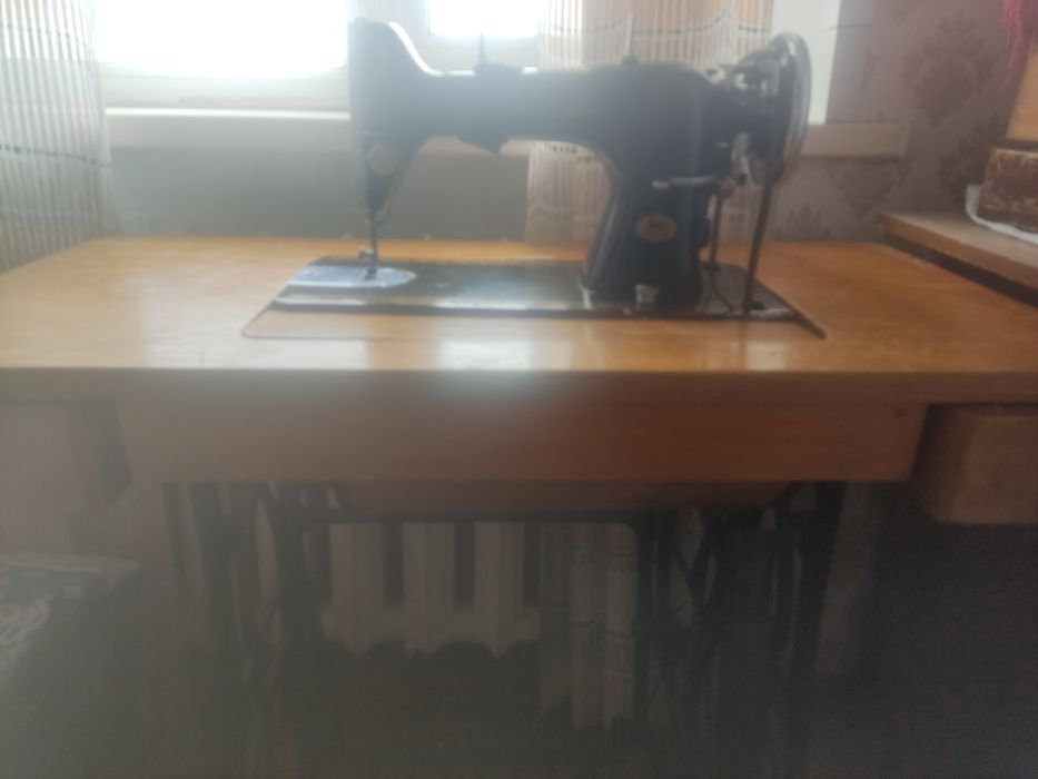 Швейная машинка ножная механическая