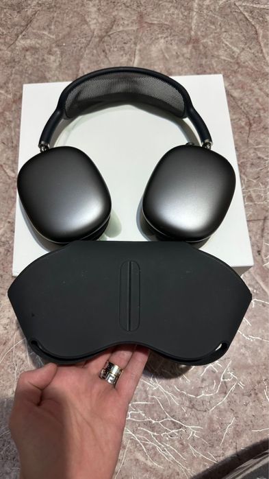 AirPods Max наушники
