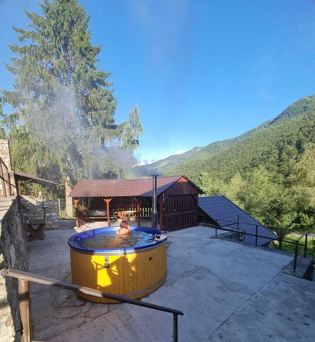 Afacere la cheie - Cabana Floare de stanca din muntii Retezat