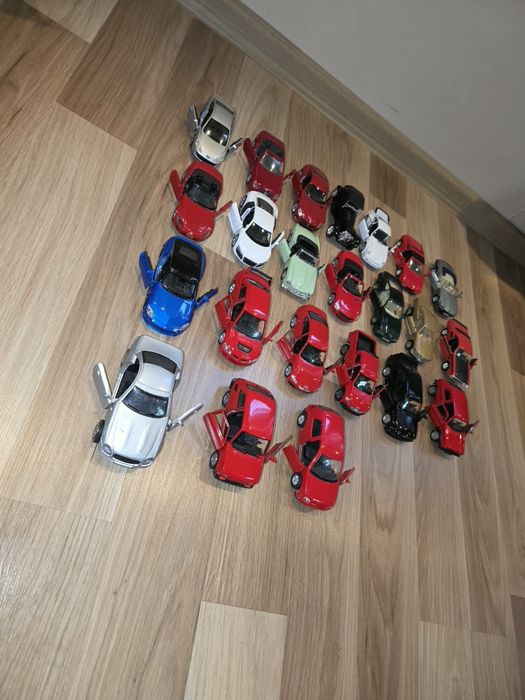 Метални колички (23 броя)