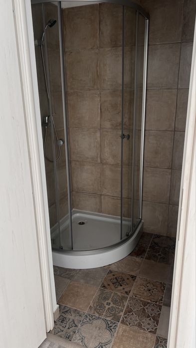 Vand apartament cu o camera sau spatiu birou