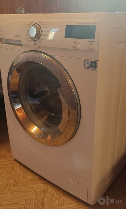 Продаю стиральную машину Electrolux.