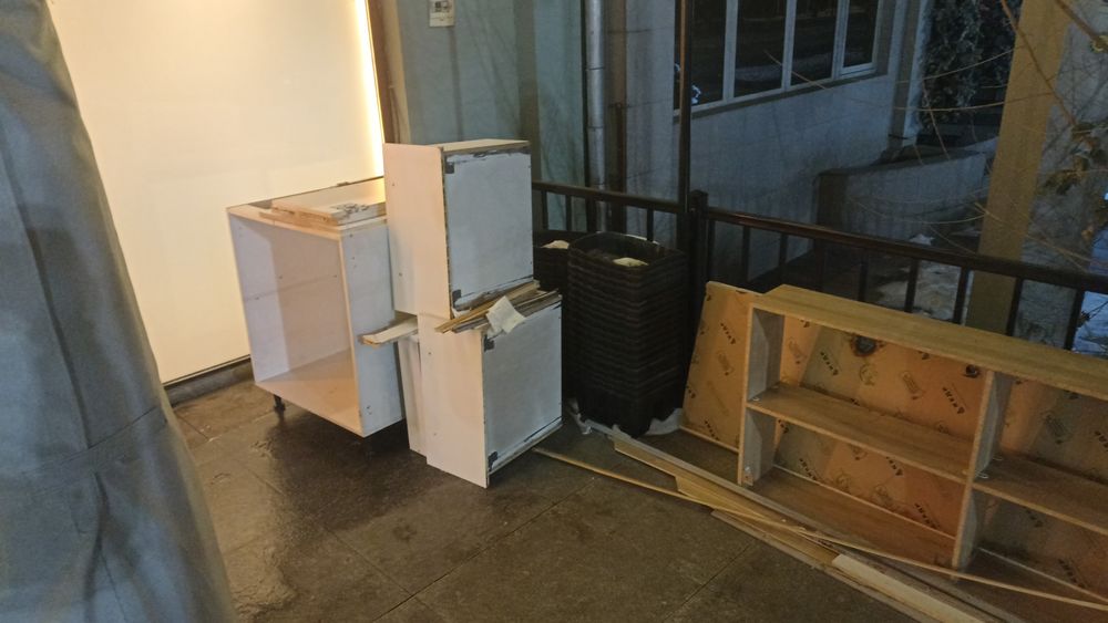 б/у полки и шкаф бесплатно