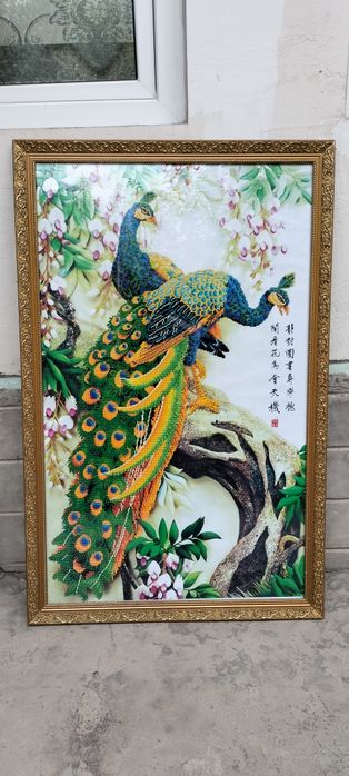 Portret sotiladi.  qolda qilingan  beze toshlaridan. Ramkasi oynali