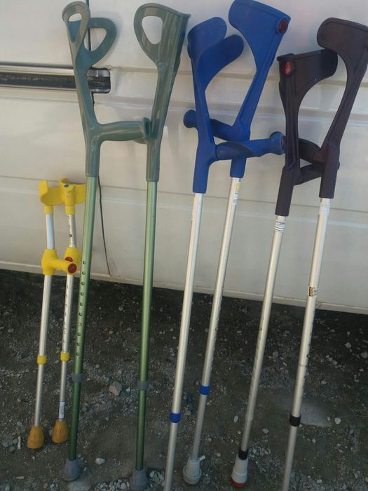 Cârje reglabile pt adulti