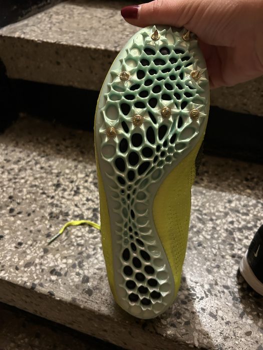 Продавам два чифта шпайкове за лека атлетика