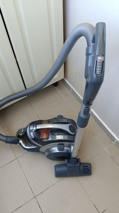 Пылесос LG Kompressor 2000w