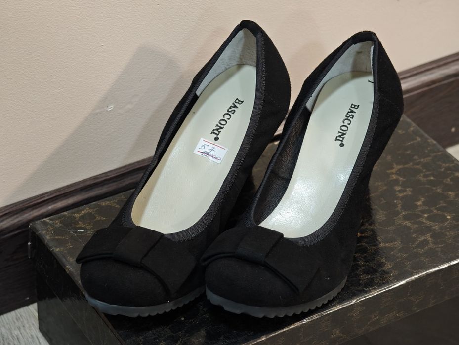 Туфли на танкетке