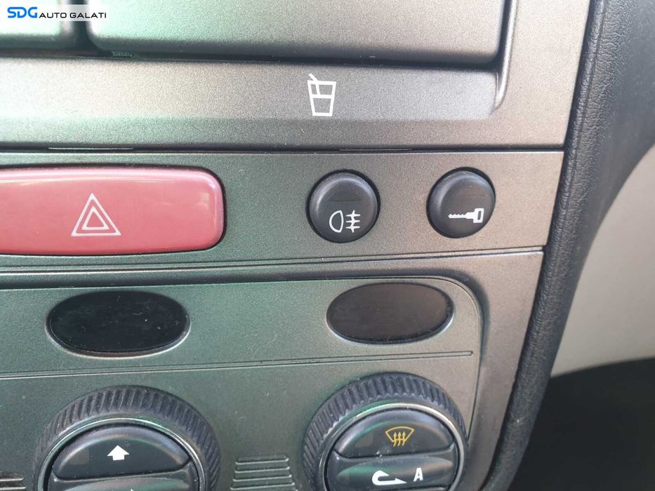 Panou Comanda Buton AC Aer Conditionat Clima Climatronic Releu Avarii Avarie Proiectoare Ceata Alfa Romeo GT 2003 - 2010