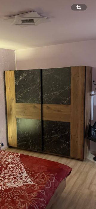 Гардероб с плъзгащи врати 80€