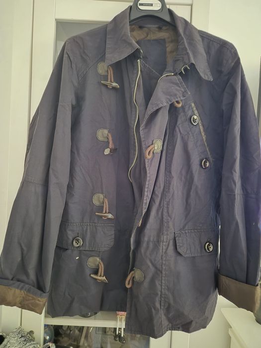 Geaca rosie Cubus, trench, vesta și windbreaker neon Bershka