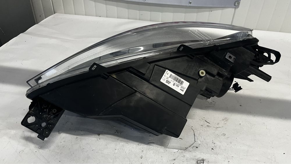 Десен и ляв фар Opel Combo E 2018-