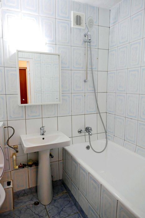 Apartament luminos 2 camere central complet mobilat si utilat