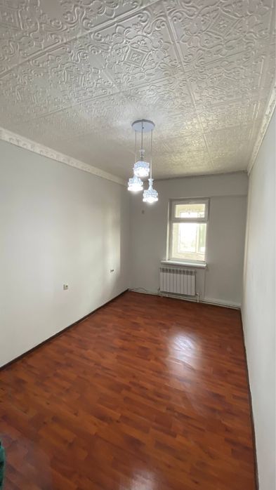 Срочно Продаеться 1-ком квартира городе Чирчике 10-микрарайоне