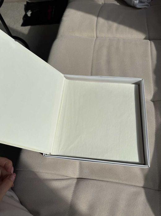 Албум за сватбени снимки + подарък пропсове