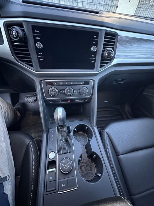 VW Atlas Cross Sport AWD 2021