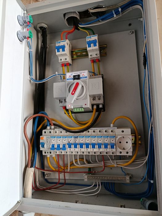 услуги электрика.