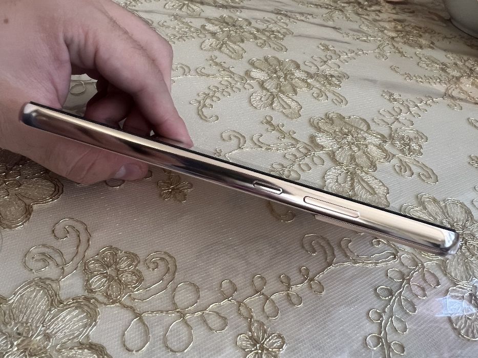 Samsung S 22+ состояние идеальное