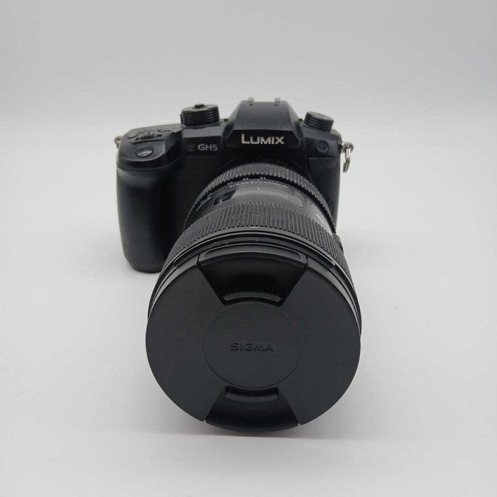 Panasonic Lumix DC-GH5 18-35mm 1:1.8 DC ф72 SIGMA