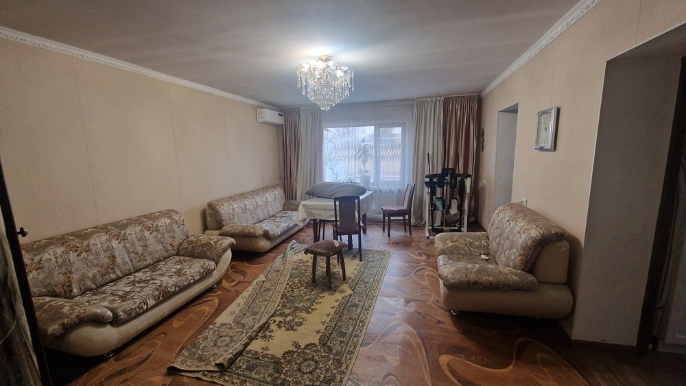 Диван трех секционный