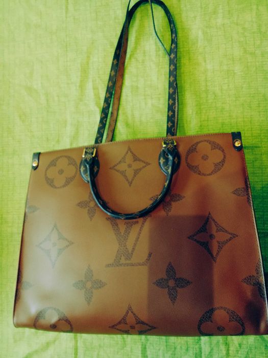 Голяма чанта Louis Vuitton - 120 евро.