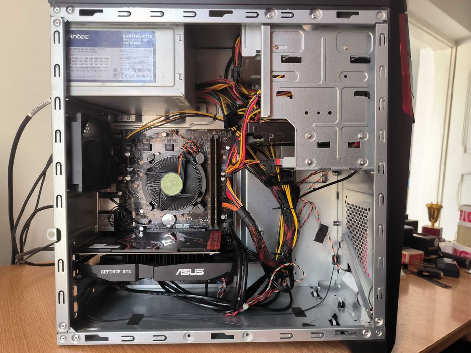 Unitate PC Gaming Wi-Fi i5 7400 3,5Ghz/8GB DDR4/GTX1050Ti 4GB/SSD/1TB