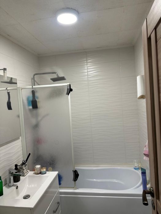 Apartament 3 camere, 55 mp, 2 balcoane – mobilat și utilat