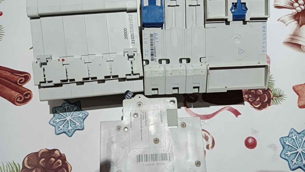 Электро автомат трёх фазные