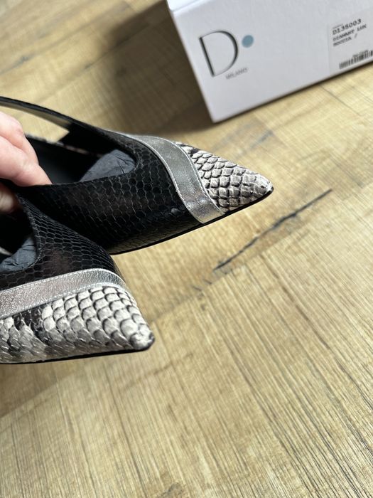 Pantofi varf ascutit noi din piele 38-38.5