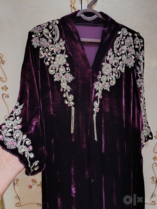 Abaya ichida baza koynegi bilan