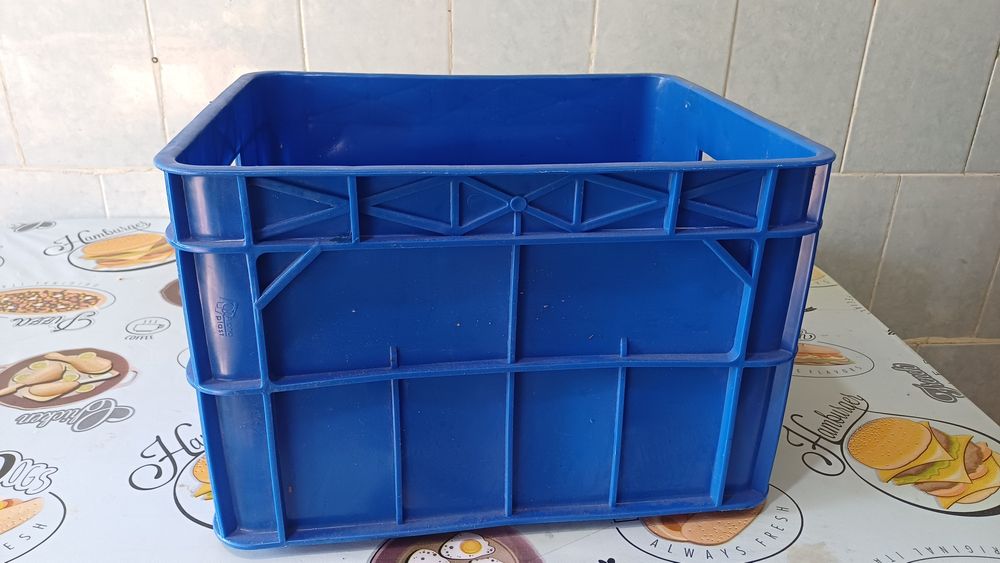 Ящики из плотного пластика