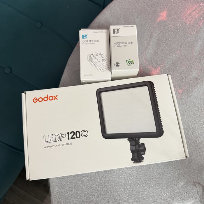 Godox P120C — компактный свет