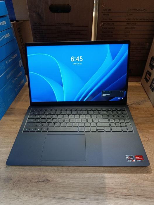 Nomi: Dell 15 DC15255