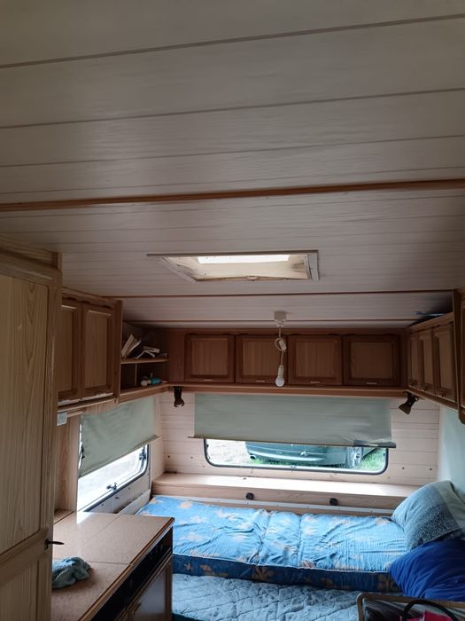 Vand rulota 5 persoane