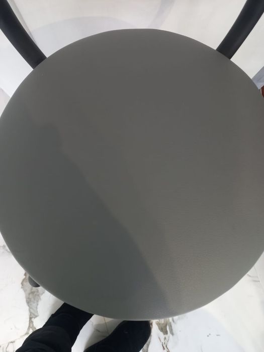 Барный стул для бровиста или визажиста