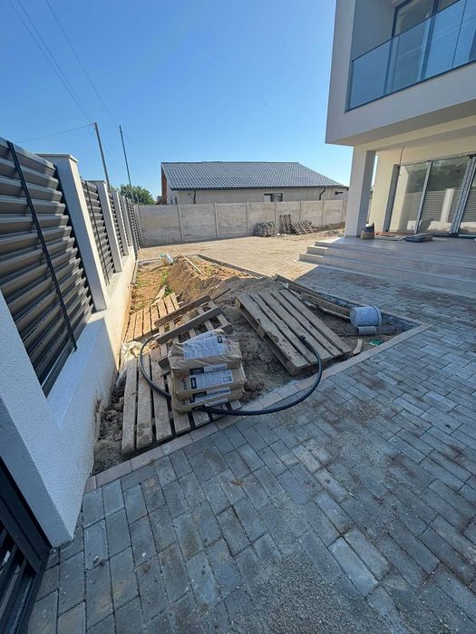 Casă modernă de vânzare - calitate premium, toate utilitatile