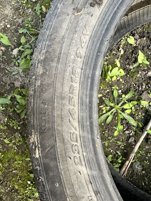 Продам резину 235 45 R18