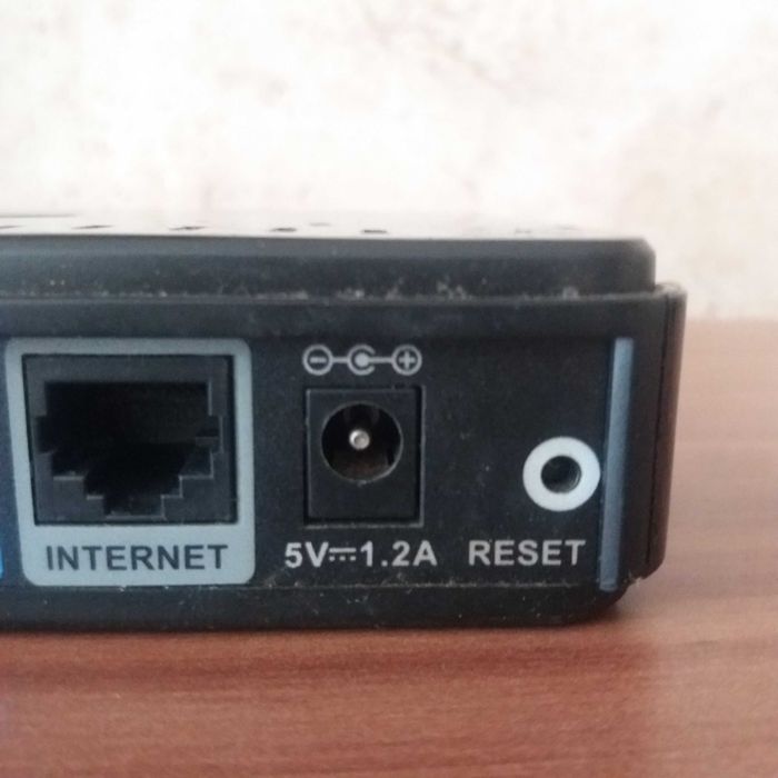 Рутер - D-Link--DIR-300