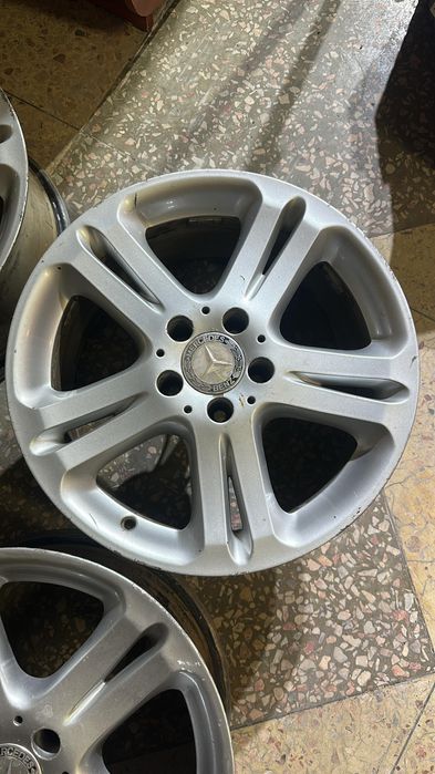 Продам оригинальные диски R17 от mersedec