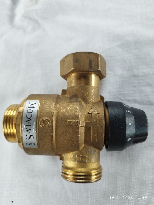 Трипътен смесителен вентил 1’’ от 35°/60°