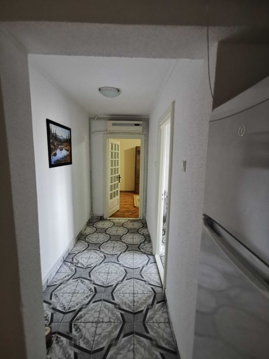 Închiriez apartament 3 camere decomandat, Calea București, zona Institut