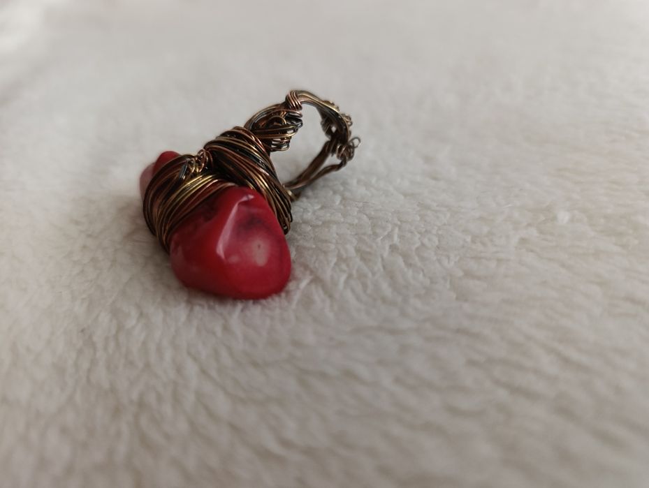 Inel Handmade Wire Wrapped din Coral Roșu Natural și Cupru Anticat