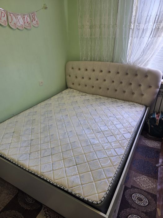 Спальный кровать