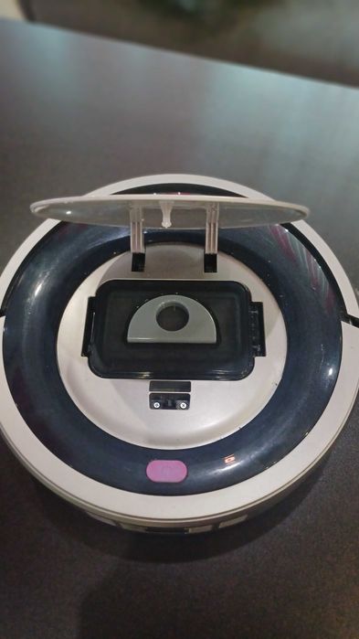 Прахосмукачка робот