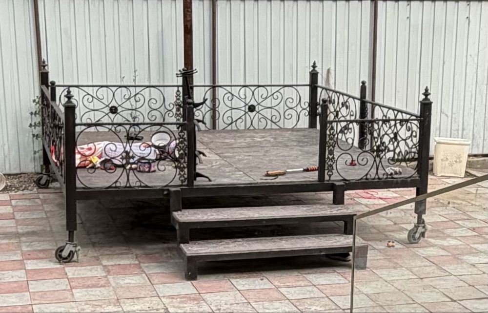 Продам тапчан в хорошем состоянии
