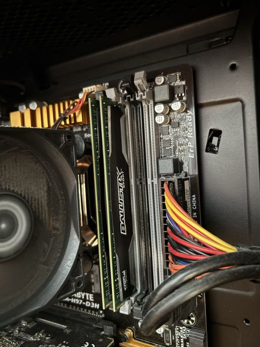 Настолен компютърен сет