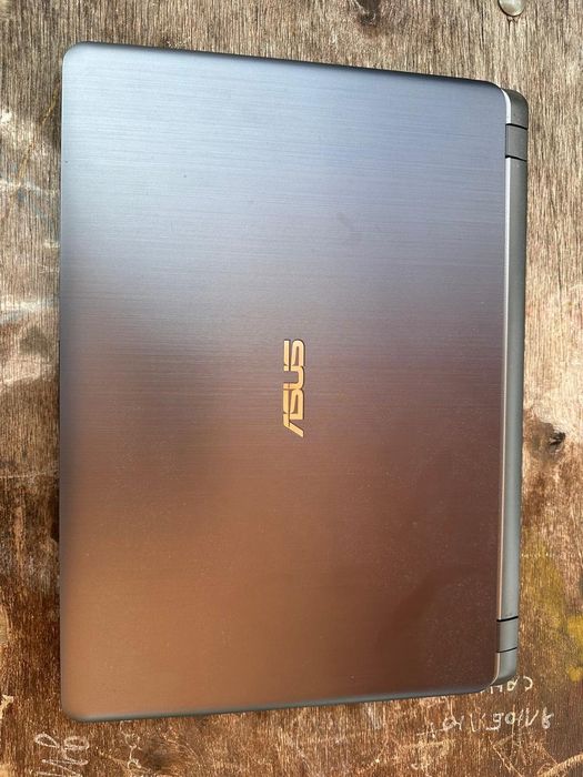 Продается ноутбук asus