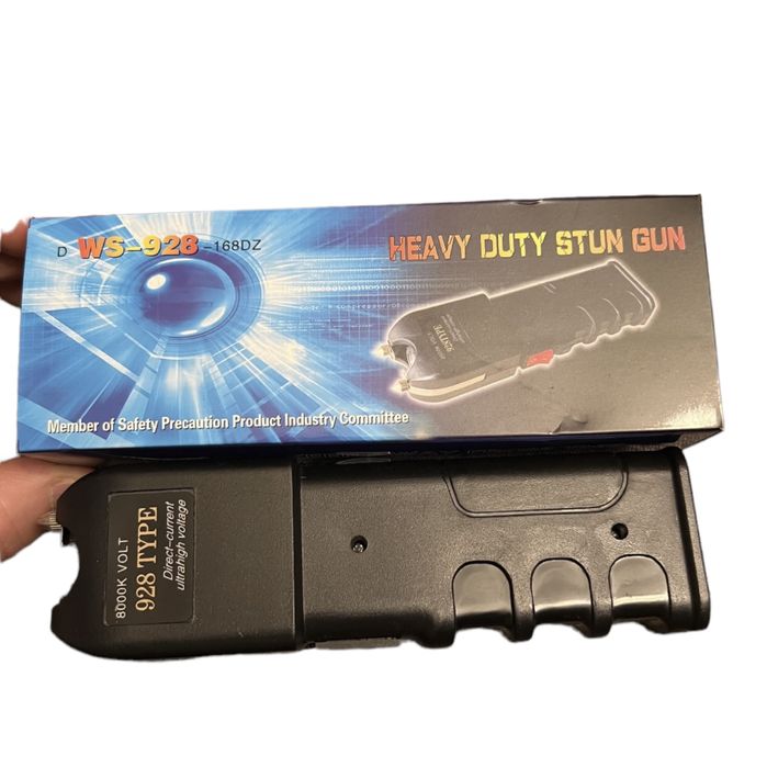 мощен електрошок за самозащита+силен акумулаторен лед фенер кучегон