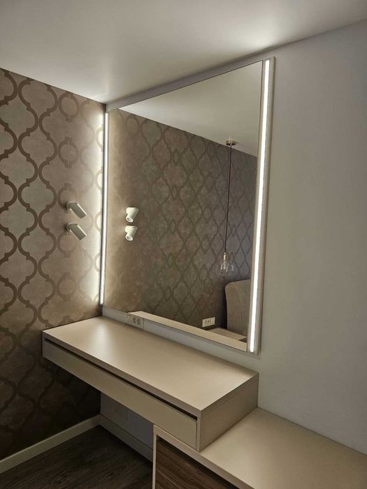 Mobila dormitor cu masuta machiaj (oglinda inclusa) + noptierele!!